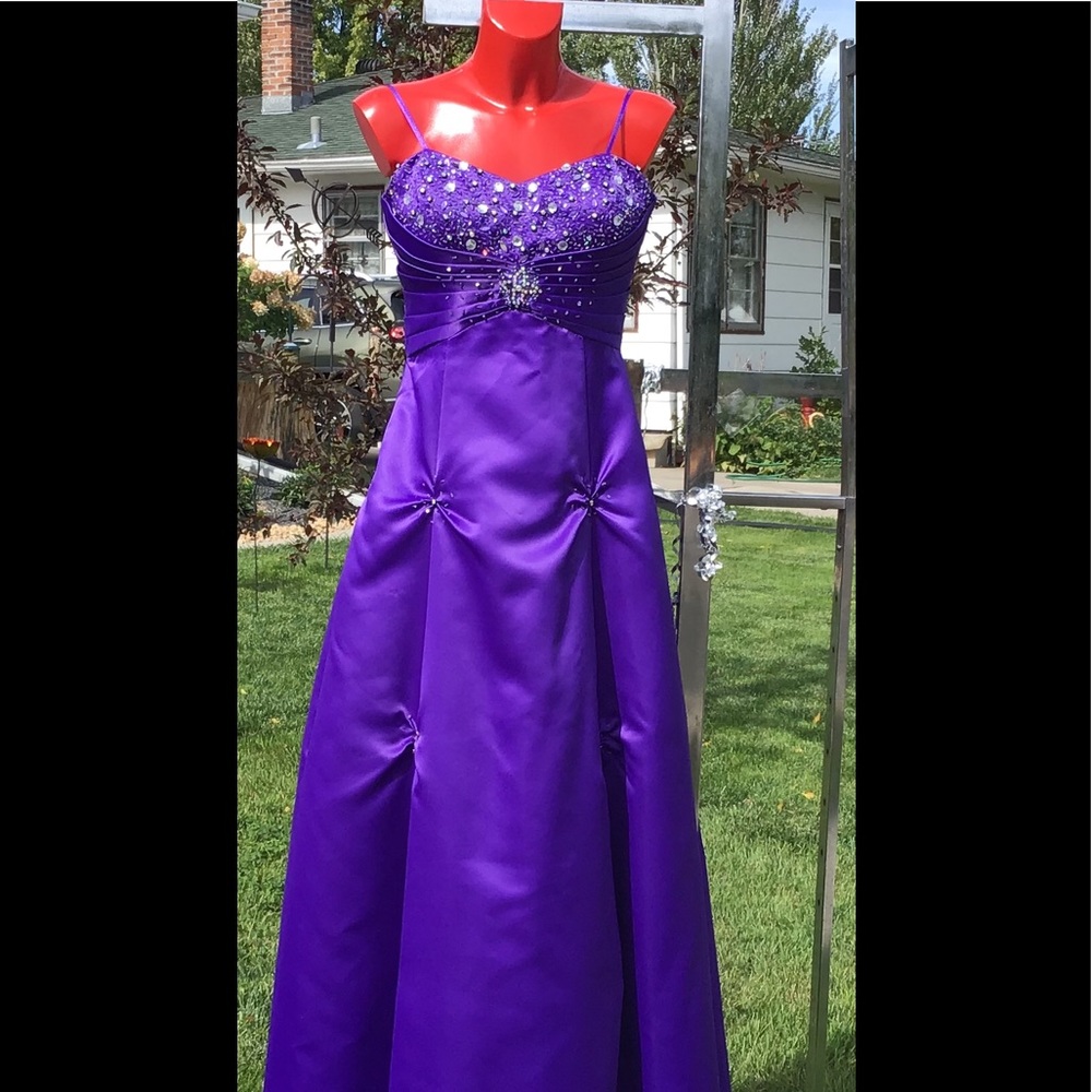 😍City Triangle Ball Gown🌺